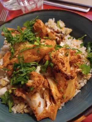 Dish of the day: rice with lentils and roasted cauliflower at Karoot in Ghent