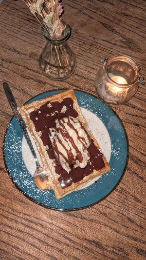 Waffles with choco sauce and vanilla ice cream at Karoot in Ghent