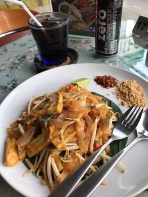 Tofu Pad Thai  at May Veggie Home in Bangkok