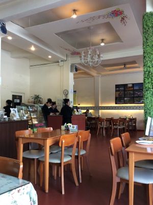 May veggie home ambience at May Veggie Home in Bangkok