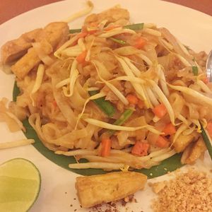 pad thai at May Veggie Home in Bangkok