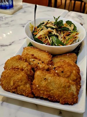 amazing mango salad at May Veggie Home in Bangkok