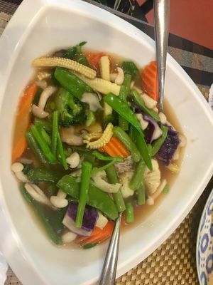 Glass noodles & vegetables with sesame oil & sauce  at May Veggie Home in Bangkok