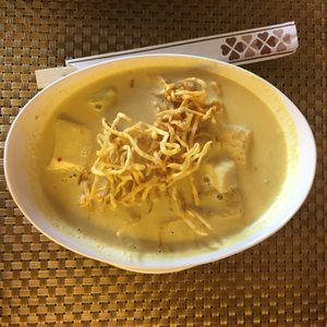 Khao soi at May Veggie Home in Bangkok
