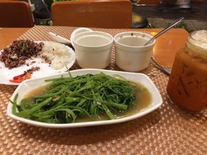 Morning Glory (large, no rice) - 179 baht. Rice on side - 25 baht each. Iced Thai tea w/ rice milk - 69 baht at May Veggie Home in Bangkok