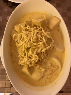 Khao soi at May Veggie Home in Bangkok