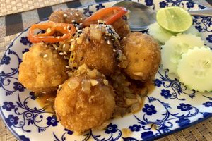 Cauliflower bon chon  at May Veggie Home in Bangkok