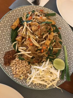 Pad thai at May Veggie Home in Bangkok