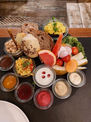 Ein Traum - Veganer Klassiker at UTER konditoreibar in Luebeck