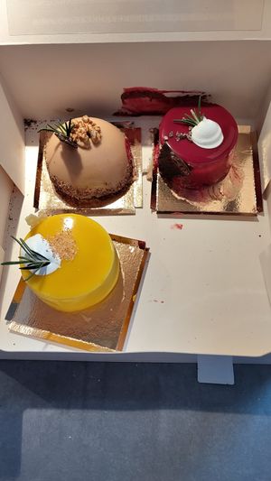 Cakes at UTER konditoreibar in Luebeck