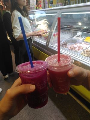 Juices at Mercado de La Boqueria in Barcelona