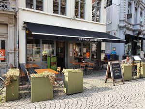 front + front terrace at Le Pain Quotidien - Kalandeberg in Ghent