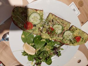 Toast avocadi at Le Pain Quotidien - Kalandeberg in Ghent
