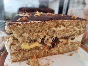 Banana chocolate cake at Plant Dragon in Leuven