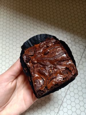 Un brownies praliné délicieux et gourmand at Plant Dragon in Leuven
