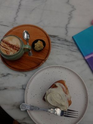 Best cinnamon roll ever and vegan !!! Cappuccino with soy milk was also delicious 😋 at Plant Dragon in Leuven