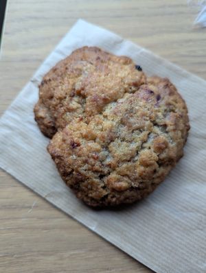 I couldn't resist also taking a raspberry cookie home with me. at Plant Dragon in Leuven