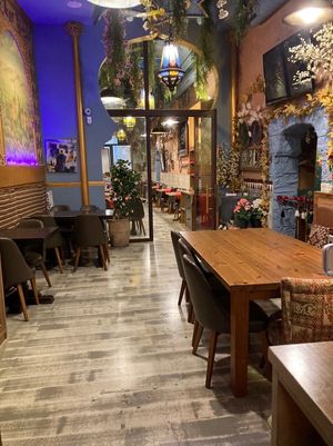 Interior seating at Damasco in Barcelona