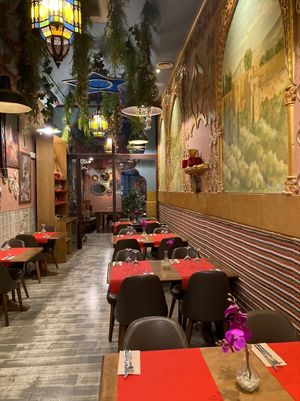 Main dining - interior  at Damasco in Barcelona