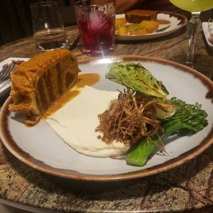 "Beef" wellington with cauliflower mash! at Jardineiro - Vegan Kitchen in Porto