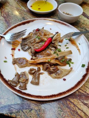 Grilled mushrooms at Jardineiro - Vegan Kitchen in Porto