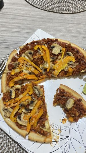 Pizza 🍕 😋 vegan   at Corazon Verde in Queretaro