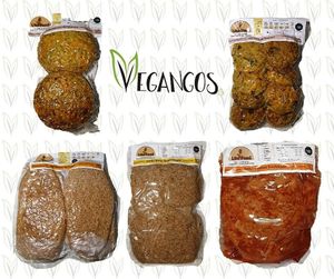 Litefood !! El bistec emoanizado y el enchilado son los mejores. at Vegangos in Mexico City