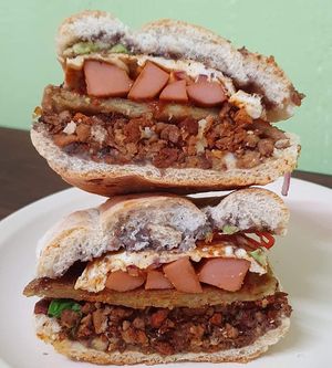 Su torta cubana es la mejor que eh probado.!!! Y super super accesible at Vegangos in Mexico City