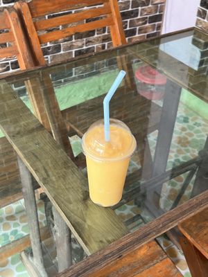 mango banana smoothiee  at Metang Restaurant in Khao Sok
