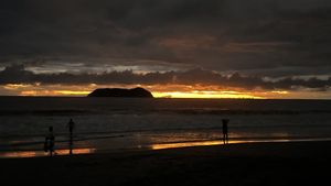 So close to the beach   at En Todas in Quepos