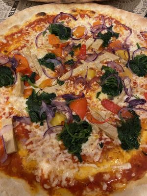 Mit veganem Hähnchen. Sehr zu empfehlen.  at L'Osteria in Hannover