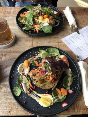 Karottenlachs und Blumenkohlhummus  at Alua Catering Cafe in Dresden