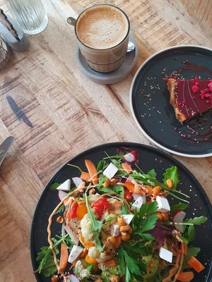 Alles vegan 😍 at Alua Catering Cafe in Dresden