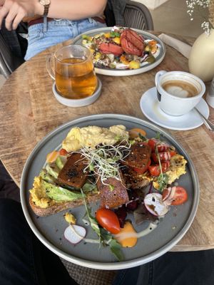 Belegtes Brot mit Rührei   at Alua Catering Cafe in Dresden