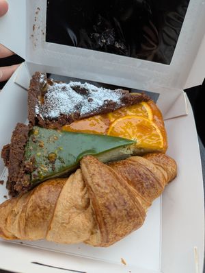 Kuchen und Croissant at Alua Catering Cafe in Dresden
