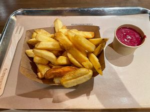 Fries and pink hummus  at Frittenwerk - Hbf Köln in Cologne