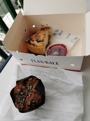 Cheesecake and Miso-Ginger Muffing at Flax & Kale - La Roca Village in Barcelona