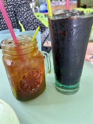 Ice lemon tea and iced coffee (ask for no milk)  at Suzimi Vegetarian Food 素滋味 in Jerantut