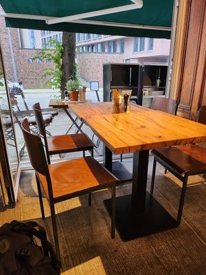  at IVY Bistro & Café in Hamburg