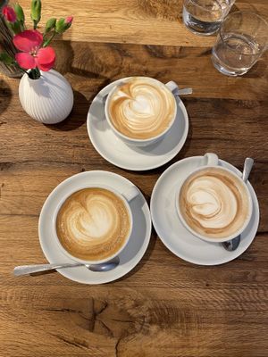 Coffees (oat milk available, as well as decaf)  at IVY Bistro & Café in Hamburg