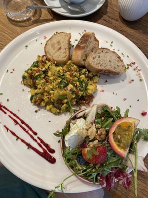 Scrambled tofu with dates and dried tomatoes   at IVY Bistro & Café in Hamburg