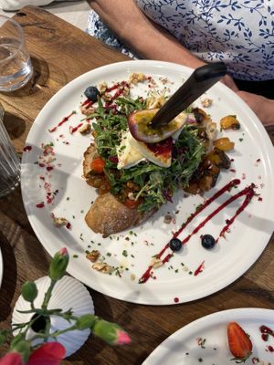 Vegetarian bread with shakshuka  at IVY Bistro & Café in Hamburg