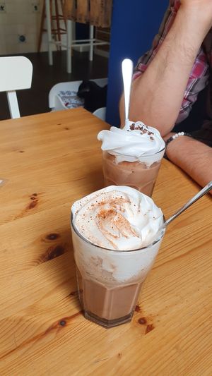 Hot chocolate (front) and ice chocolate (back) at Katers Köök in Hamburg
