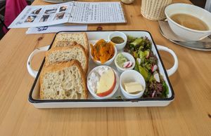 Nordisches Frühstück mit 'Lachs' und 'Hering' at Katers Köök in Hamburg