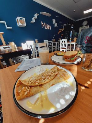 Pancake pommes & club sandwich at Katers Köök in Hamburg