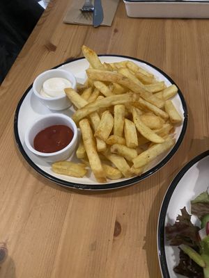 Beilagen Pommes  at Katers Köök in Hamburg