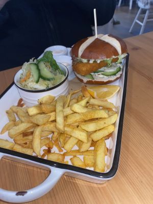 Backvischbrötchen mit extra Pommes  at Katers Köök in Hamburg