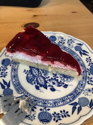 Raspberry white chocolate cake (was rather cream than chocolate)  at Katers Köök in Hamburg
