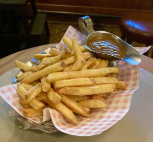Chips & curry sauce (VE & GF)  at Pint Shop in Cambridge
