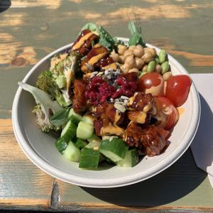 Teriyaki tempeh bowl   at Ibiza bowls in Copenhagen